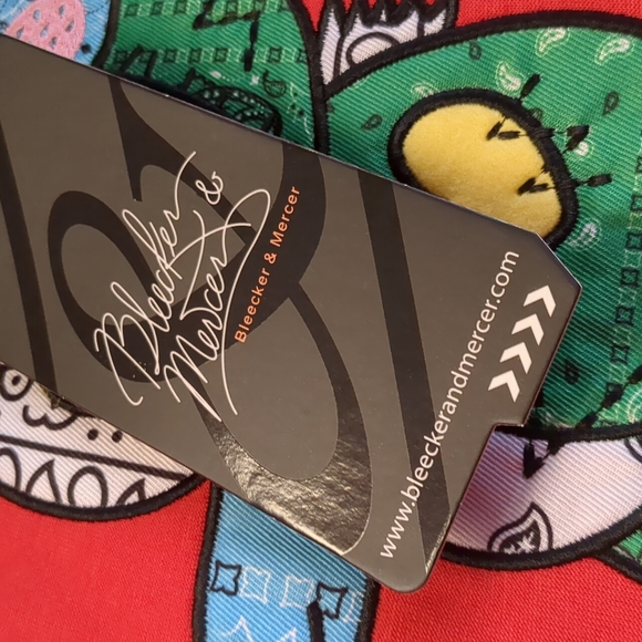 Sweaters - Picture 9 of 9